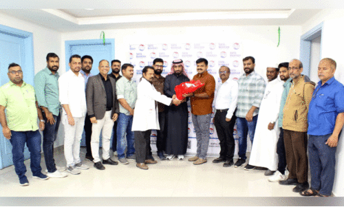 സ​ന്ദീ​പ്​ വാ​ര്യ​ർക്ക് സ​ഫ മ​ക്ക പോ​ളി​ക്ലി​നി​ക്കി​ൽ സ്വീ​ക​ര​ണം