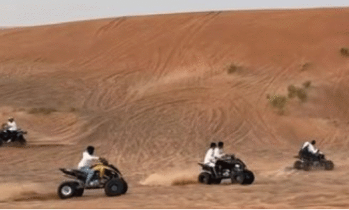 മ​രു​ഭൂ​മി​യി​ൽ റൈ​ഡ്​ ചെ​യ്യു​ന്ന​വ​ർ​ക്ക്​​ സു​ര​ക്ഷ ബോ​ധ​വ​ത്​​ക​ര​ണം