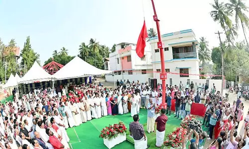 കർഷകസമര പോരാട്ടഭൂമിയിൽ സി.പി.എം സമ്മേളനത്തിന് ഉജ്ജ്വല തുടക്കം കർഷകസമര പോരാട്ടഭൂമിയിൽ സി.പി.എം സമ്മേളനത്തിന് ഉജ്ജ്വല തുടക്കം
