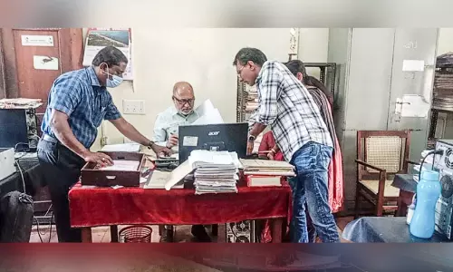 വിദ്യാഭ്യാസ ഉപഡയറക്ടറുടെ ഓഫിസിൽ വിവരാവകാശ കമീഷണറുടെ പരിശോധന വിദ്യാഭ്യാസ ഉപഡയറക്ടറുടെ ഓഫിസിൽ വിവരാവകാശ കമീഷണറുടെ പരിശോധന