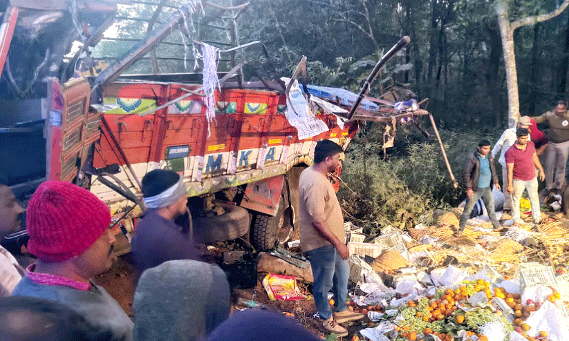 കർണാടകയിൽ വ്യത്യസ്ത വാഹനാപകടങ്ങളിൽ മരിച്ചത് 14 പേർ