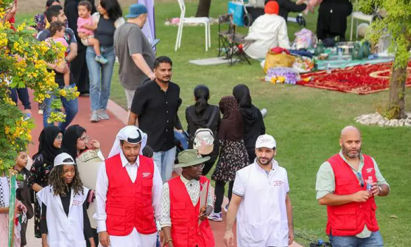 അറിവിന്റെ വെളിച്ചത്തിലേക്ക് കൂട്ടനടത്തം അറിവിന്റെ വെളിച്ചത്തിലേക്ക് കൂട്ടനടത്തം