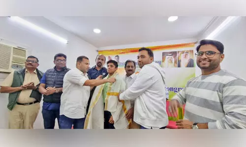 ബ​ഹ്‌​റൈ​ൻ ദേ​ശീ​യ ക്രി​ക്ക​റ്റ് ടീ​മി​ൽ ഇ​ടം ല​ഭി​ച്ച മു​ഹ​മ്മ​ദ്‌ ബാ​സി​ലിന് ആദരം