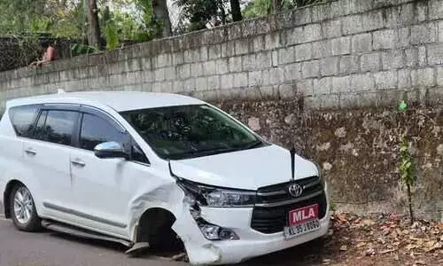 Mani C Kappan MLAs car collides with another car