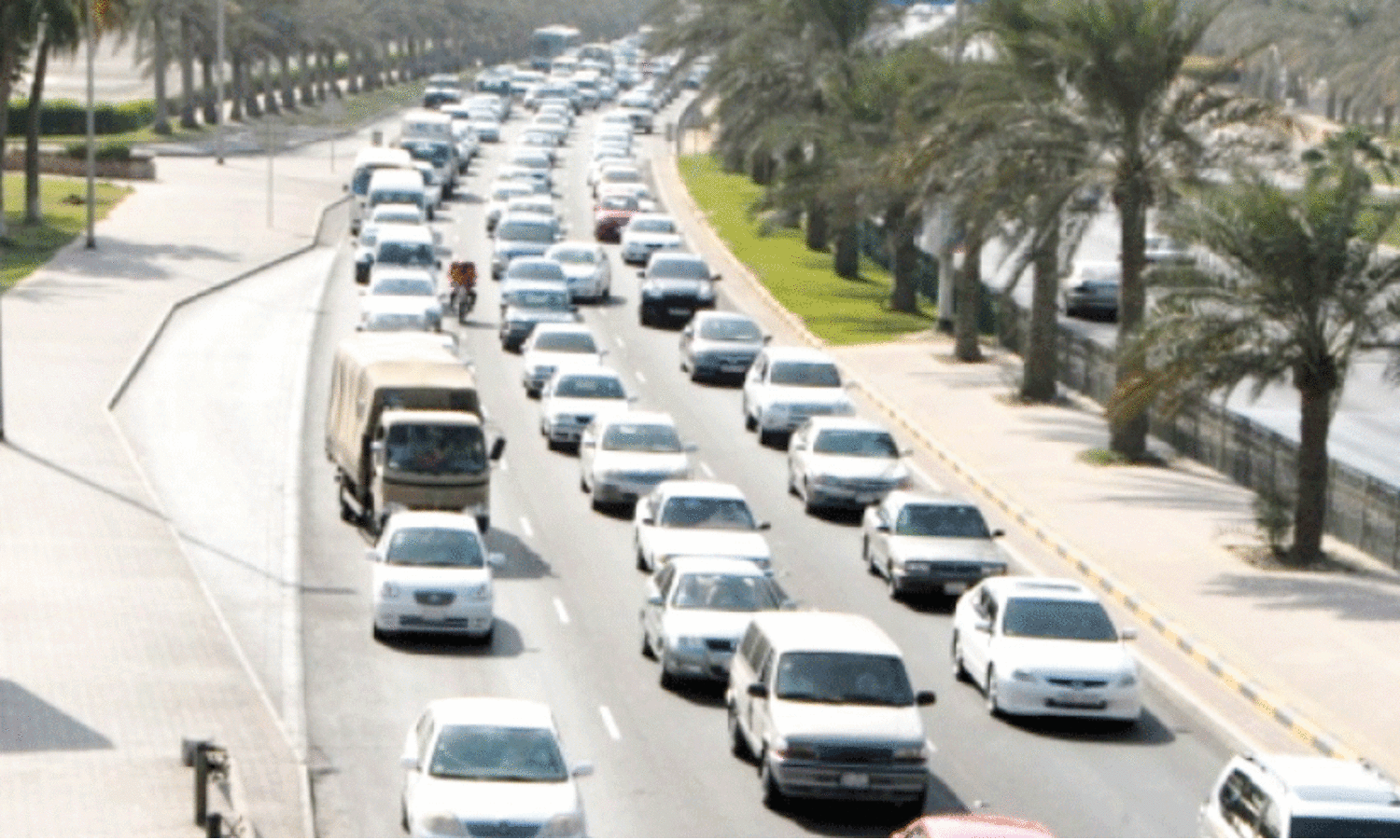 രാ​ജ്യ​ത്ത് ര​ജി​സ്റ്റ​ർ ചെ​യ്യു​ന്ന വാ​ഹ​ന​ങ്ങ​ളു​ടെ എ​ണ്ണ​ത്തി​ൽ ഗ​ണ്യ​മാ​യ വ​ർ​ധ​ന