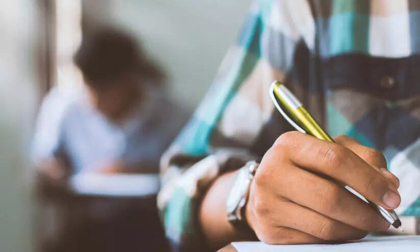 ക്ലാസുകൾ പൂർത്തിയായില്ല; എട്ട്, ഒമ്പത് ക്ലാസിലെ ചില പരീക്ഷകൾ മാർച്ചിലേക്ക്‌ മാറ്റി