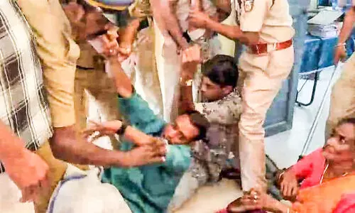 കുടിവെള്ളമില്ല; ഉപരോധസമരവുമായി നാട്ടുകാർ