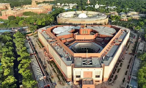 വഖഫ് ഭേദഗതി ബിൽ: സംയുക്ത പാർലമെന്ററി കമിറ്റി യോഗത്തിനിടെ സംഘർഷം; 10 പ്രതിപക്ഷ എം.പിമാർക്ക് സസ്​പെൻഷൻ