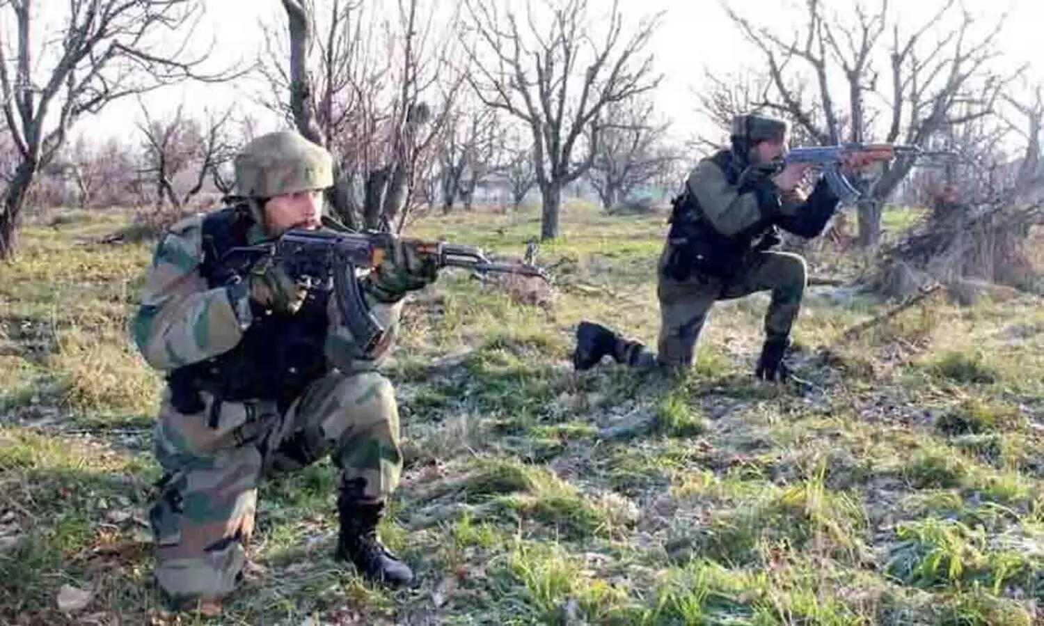 ജമ്മു കശ്മീരിൽ ക്യാമ്പിന് നേരെ വെടിവെപ്പ്: തിരിച്ചടിച്ച് സൈന്യം; ഭീകരർക്കായുള്ള തെരച്ചില്‍ ശക്തമാക്കി