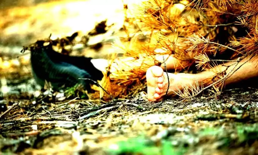 മരണപ്പെട്ടവന്റെ ചെരിപ്പുകൾ മരണപ്പെട്ടവന്റെ ചെരിപ്പുകൾ