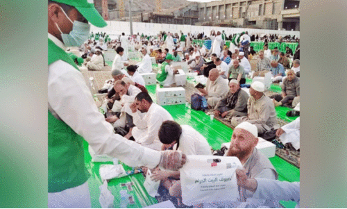 മ​ക്ക ഹ​റ​മി​ലെ ഇ​ഫ്​​താ​ർ വി​രു​ന്നി​ൽ ക​ലോ​റി കു​റ​ഞ്ഞ ഭ​ക്ഷ​ണം ഉ​ൾ​പ്പെ​ടു​ത്ത​ണം