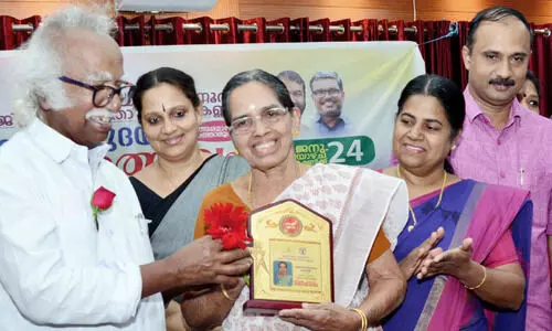 പത്താമുദയത്തിന് പത്തരമാറ്റ്: പ​ത്താം ക്ലാ​സ് പ​രീ​ക്ഷ​യെ​ഴു​തി​യ 1571 പേ​രി​ൽ 1424 പേ​ർ​ക്കും ജ​യം