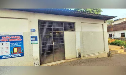 മോ​ട്ടോ​ർ പ​ണി​മു​ട​ക്കി: യാ​ത്ര​ക്കാ​രും ജീവനക്കാരും ദുരിതത്തിൽ