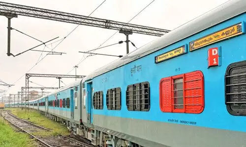 എൻജിൻ തകരാർ; ജ​ന​ശതാ​ബ്​​ദി വഴിയിലായി