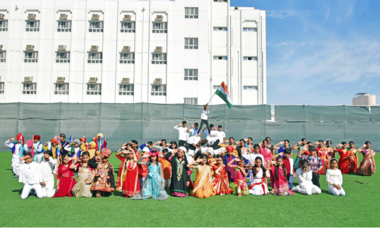 ‘നാ​നാ​ത്വ​ത്തി​ൽ ഏ​ക​ത്വം’ ഉ​യ​ർ​ത്തി​ക്കാ​ട്ടി ന്യൂ ​ഹൊ​റൈ​സ​ൺ സ്കൂ​ളി​ൽ റി​പ്പ​ബ്ലി​ക് ദി​നാ​ഘോ​ഷം