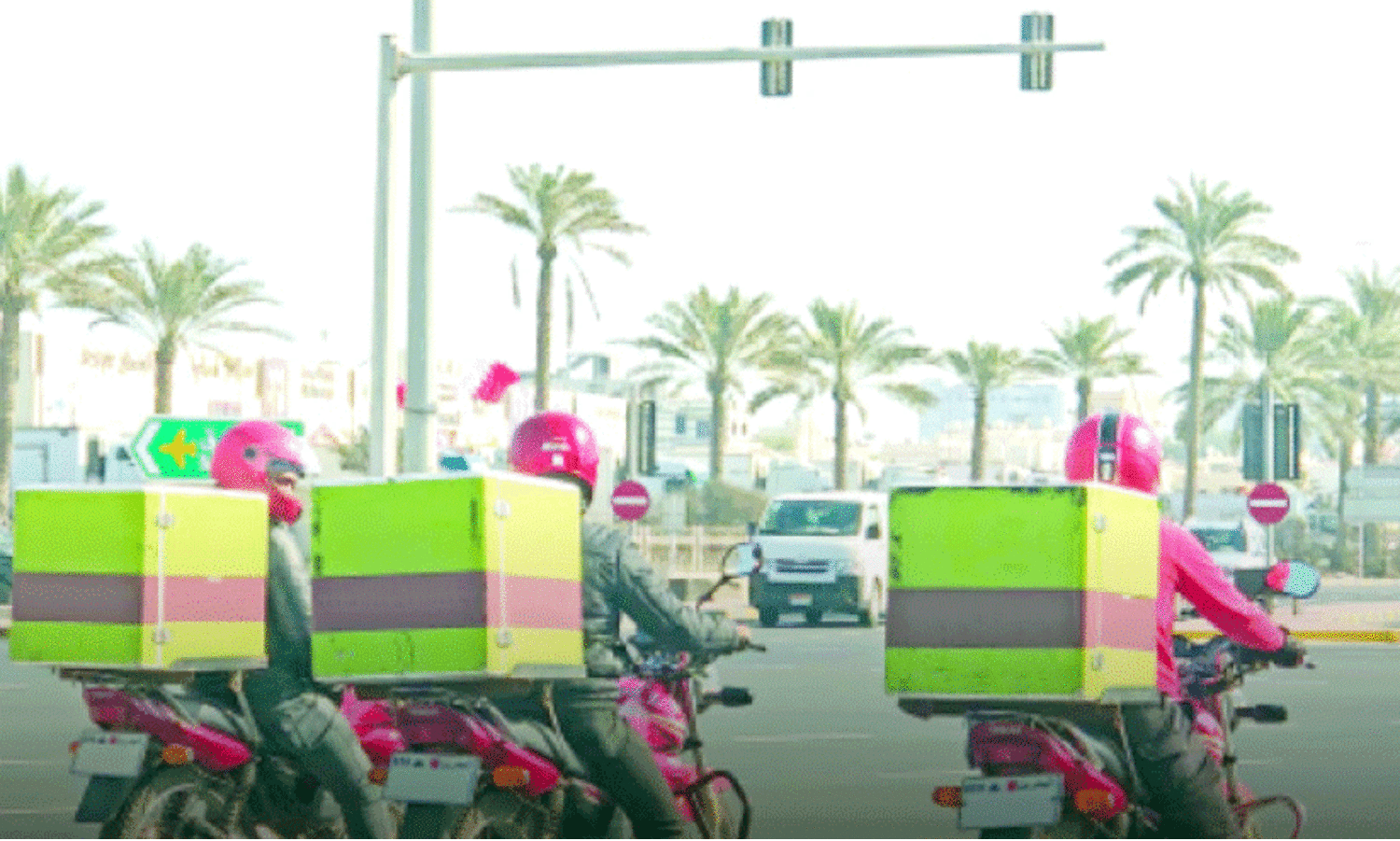 ബഹ്റൈനിൽ മോട്ടോ​ർ സൈ​ക്കി​ൾ ഡെ​ലി​വ​റി   ഡ്രൈ​വ​ർ​മാർക്ക് ക​ടി​ഞ്ഞാ​ണി​ടാ​ൻ സ​ർ​ക്കാ​ർ