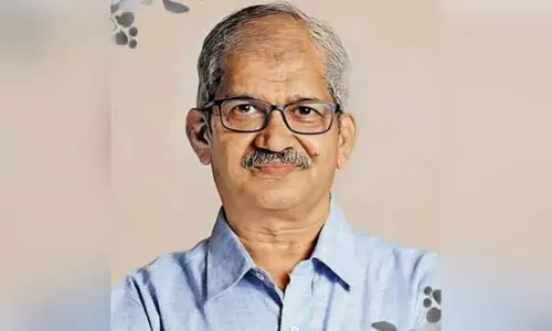 ഡോ. ​കൃ​ഷ്ണ​കു​മാ​ർ വി​ട​പ​റ​യു​മ്പോ​ൾ...