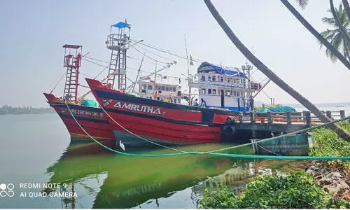 അ​ന​ധി​കൃ​ത മത്സ്യബന്ധനം രണ്ട് കർണാടക ബോട്ടുകൾക്ക് പിഴ