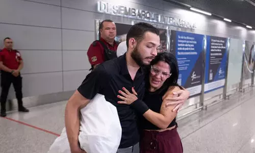 വിമാനത്തിൽ വെള്ളമോ, എ.സിയോ ഇല്ല; കുടിയേറ്റക്കാരെ എത്തിച്ചത് വിലങ്ങണിയിച്ച്, ​ട്രംപിനോട് വിശദീകരണം തേടി ബ്രസീൽ