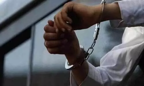 മദ്യപിച്ച് ദേശീയ പതാക ഉയർത്താൻ ശ്രമം; അധ്യാപകനെ അറസ്റ്റ് ചെയ്ത് ബിഹാർ പൊലീസ്