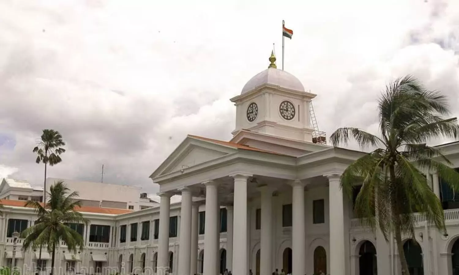 ഹൈകോടതി പ്ലീഡര്‍മാരുടെ വേതനം പരിഷ്ക്കരിച്ചു