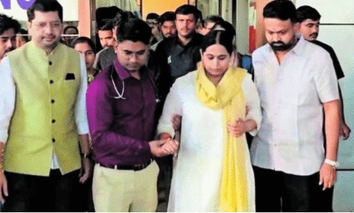 മ​ന്ത്രി ല​ക്ഷ്മി ഹെ​ബ്ബാ​ൾ​ക​ർ ആ​ശു​പ​ത്രി വി​ട്ടു