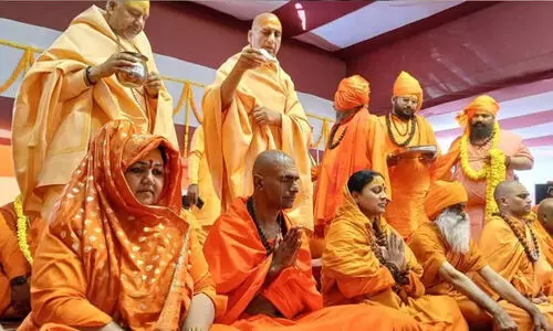 അന്ന് മാധ്യമപ്രവർത്തകൻ, വിദ്യാർഥി നേതാവ്; മഹാകുംഭ മേളയിൽ മഹാമണ്ഡലേശ്വറായി മലയാളി സന്യാസി