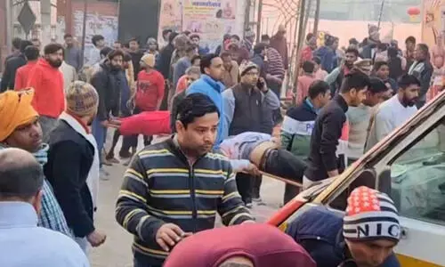 യു.പിയിൽ മത ചടങ്ങിനിടെ താൽക്കാലിക സ്റ്റേജ് തകർന്ന് അഞ്ച് പേർ മരിച്ചു; 40 പേർക്ക് പരിക്കേറ്റു