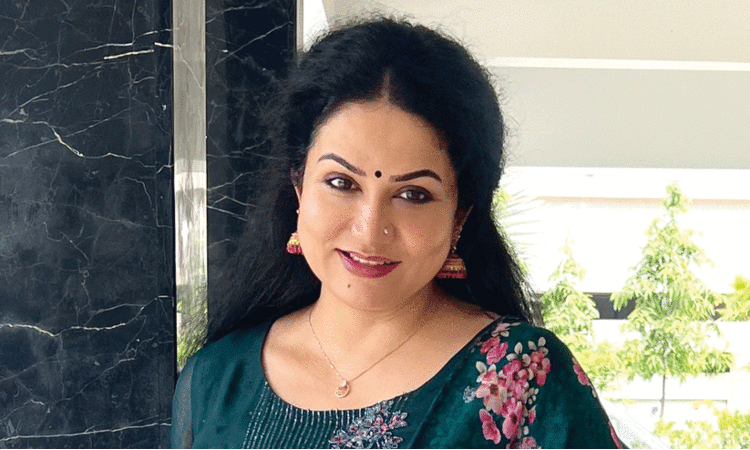 എന്‍റേത് പള്ളിയുമായി ചേർന്നുനിൽക്കുന്ന കുടുംബം -ഷീലു എബ്രഹാം