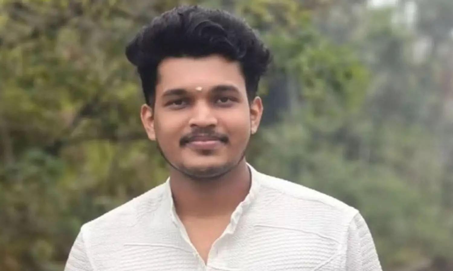 പ്രണയത്തിൽ നിന്ന് പിന്മാറി; തൃശൂരിൽ യുവതിയുടെ വീട്ടിലെത്തി 23 കാരൻ തീകൊളുത്തി ജീവനൊടുക്കി