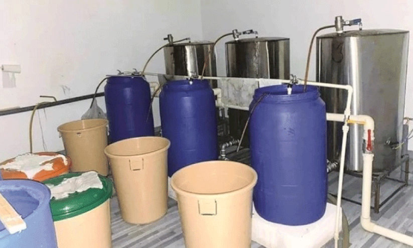 മദ്യവുമായി വിദേശി പിടിയിൽ മദ്യവുമായി വിദേശി പിടിയിൽ