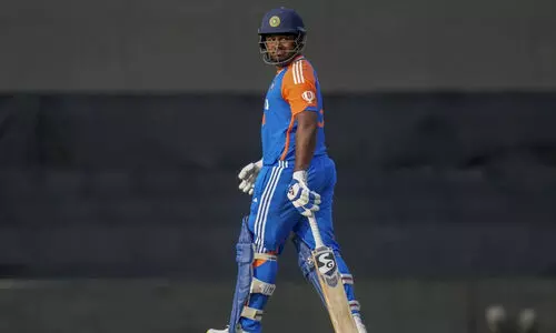 ‘സഞ്ജുവിന്‍റെ ബാറ്റിങ്ങിനെ ചോദ്യം ചെയ്യില്ല’; മോശം ഫോമിലും താരത്തെ പിന്തുണച്ച് മുൻ ഇംഗ്ലണ്ട് നായകൻ