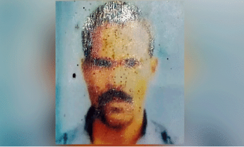 മാ​വോ​വാ​ദി ര​വീ​ന്ദ്ര​യും കീ​ഴ​ട​ങ്ങു​ന്നു