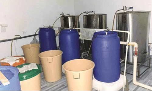 മ​ദ്യ​വു​മാ​യി വി​ദേ​ശി പി​ടി​യി​ൽ