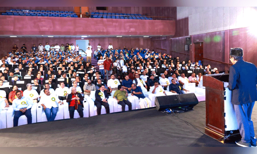 സി.​എ​ച്ച് സെ​ന്‍റ​റു​ക​ള്‍ ജീ​വ​കാ​രു​ണ്യ​ത്തി​ന്‍റെ ജ​ന​കീ​യ കേ​ന്ദ്ര​ങ്ങ​ൾ -സാ​ദി​ഖ​ലി ത​ങ്ങ​ള്‍