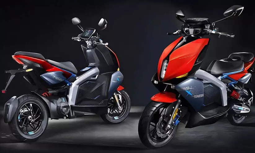 ബൈക്കിനെ വെല്ലുന്ന ഇലക്ട്രിക് സ്കൂട്ടർ; ഒരു വർഷത്തെ കാത്തിരിപ്പിനൊടുവിൽ ടി.വി.എസ് എക്സ് ഡെലിവറി തുടങ്ങി