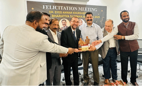 പ്ര​വാ​സി ഭാ​ര​തീ​യ സ​മ്മാ​ൻ ജേ​താ​വ് ഡോ. ​സ​യ്യി​ദ് അ​ൻ​വ​ർ ഖു​ർ​ഷി​ദി​നെ ആ​ദ​രി​ച്ചു