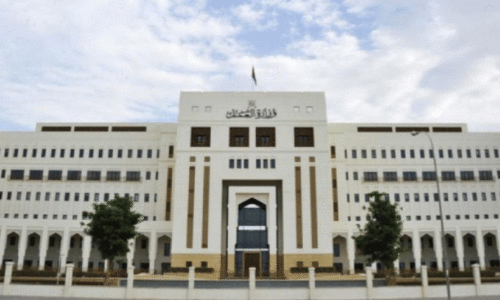 ഒ​മാ​നൈ​സേ​ഷ​ൻ ന​ട​പ്പാ​ക്കു​ന്ന ക​മ്പ​നി​ക​ൾ​ക്ക് വ​ർ​ക്ക് പെ​ർ​മി​റ്റി​ൽ 30 ശ​ത​മാ​നം കി​ഴി​വ്