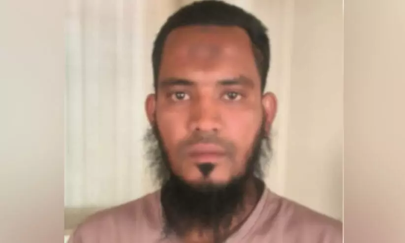 കോളജ് വിദ്യാർഥിനിയെ യുവാവ് പട്ടാപ്പകൽ കഴുത്തറുത്ത് കൊന്നു കോളജ് വിദ്യാർഥിനിയെ യുവാവ് പട്ടാപ്പകൽ കഴുത്തറുത്ത് കൊന്നു