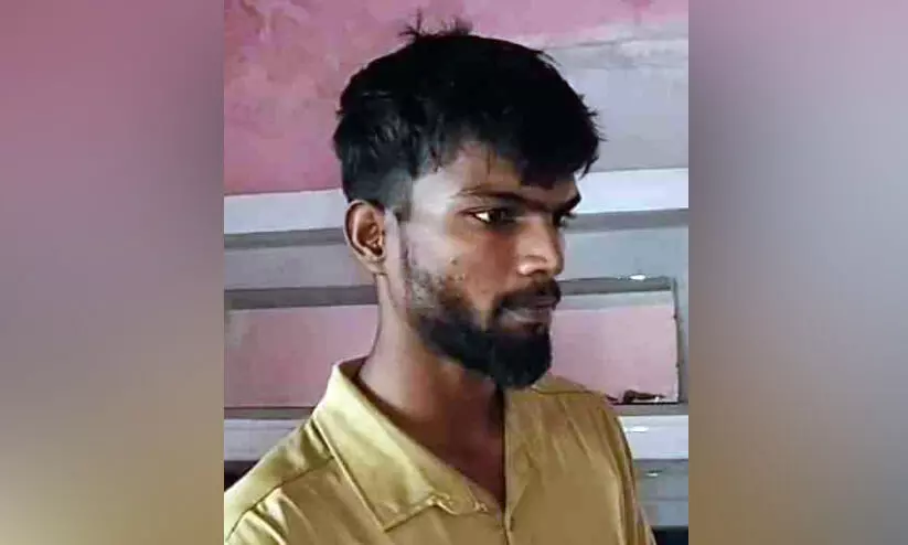 പട്ടാപ്പകൽ വീട് കുത്തിത്തുറന്ന് ​മോഷണം; പത്താം ക്ലാസുകാരനും സഹായിയും പിടിയിൽ