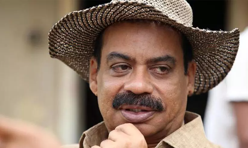 മകളുടെ വേർപാടിൽ മാനസിക സംഘർഷത്തിലായ ആളെ തിരിച്ചു കൊണ്ടു വരാനുണ്ടാക്കിയ കഥാപാത്രമാണ് അത് - സത്യൻ അന്തിക്കാട് മകളുടെ വേർപാടിൽ മാനസിക സംഘർഷത്തിലായ ആളെ തിരിച്ചു കൊണ്ടു വരാനുണ്ടാക്കിയ കഥാപാത്രമാണ് അത് - സത്യൻ അന്തിക്കാട്