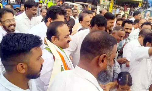 മ​ല​യോ​ര ജാ​ഥ​ക്ക് സ്വീ​ക​ര​ണം