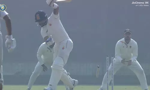 ആറു റൺസുമായി കോഹ്‌ലി ക്ലീൻ ബൗൾഡ്..; 13 വർഷത്തിന് ശേഷമാണ്  രഞ്ജിയിൽ പാഡുകെട്ടിയത് -വിഡിയോ