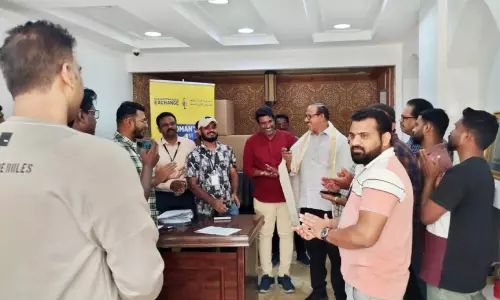 ഒ​മാ​നി​ലെ മു​തി​ര്‍ന്ന പ്ര​വാ​സി​ക​ളെ ആ​ദ​രി​ച്ചു