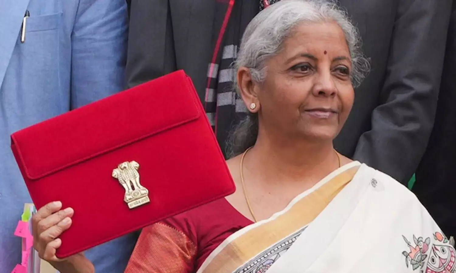 മൊബൈൽ ഫോണുകൾക്കും ഇലക്ട്രിക് വാഹനങ്ങൾക്കും വില കുറയും