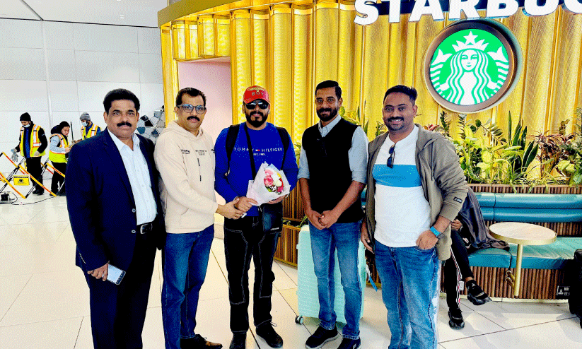 പിന്നണി ഗായകൻ പ്രദീപ് ബാബുവിന് സ്വീകരണം നൽകി പിന്നണി ഗായകൻ പ്രദീപ് ബാബുവിന് സ്വീകരണം നൽകി