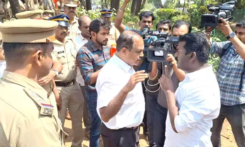 പര്യത്ത് കോളനി കുടിയൊഴിപ്പിക്കൽ നീക്കം എം.എൽ.എയുടെ നേതൃത്വത്തിൽ തടഞ്ഞു