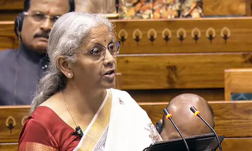 തുടര്‍ച്ചയായി എട്ട് ബജറ്റുകള്‍; അവതരണത്തിലും ചരിത്രം കുറിച്ച് നിര്‍മല സീതാരാമന്‍