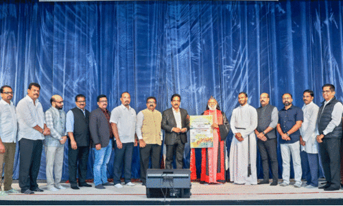 സെ​ന്റ് തോ​മ​സ് മാ​ർ​ത്തോ​മ ച​ർ​ച്ച് ആ​ദ്യ​ഫ​ല പെ​രു​ന്നാ​ൾ എ​ട്ടി​ന്