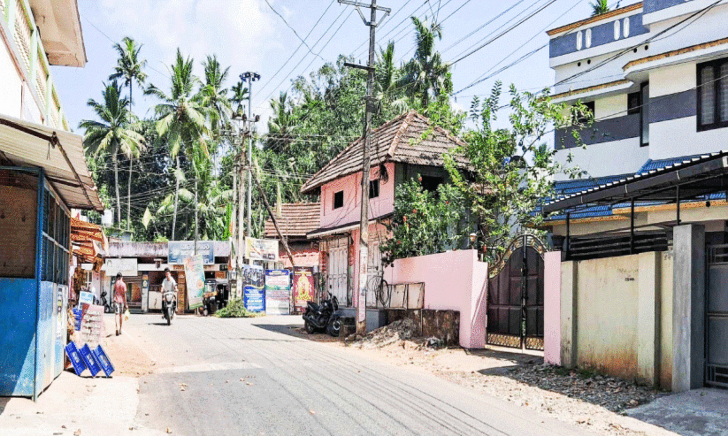 മോഷണ ഭീതി; ഗ്രാമം വിൽപനക്ക്